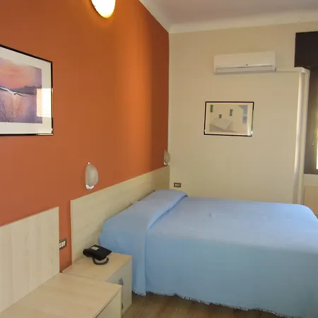 Hotell Europa 3*